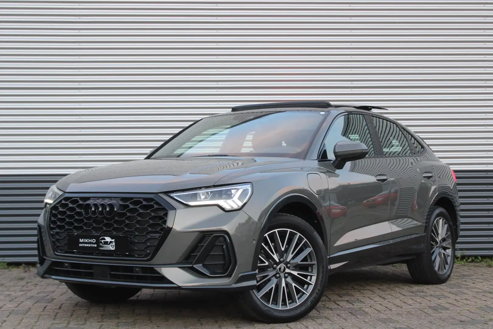 Audi Q3 Sportback 45 TFSIe | S edition | Panoramadak | Cam Grigio - 1