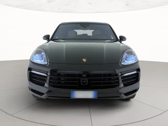 Porsche Cayenne view 4