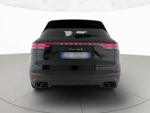 Porsche Cayenne view 5