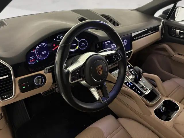 Porsche Cayenne view 7