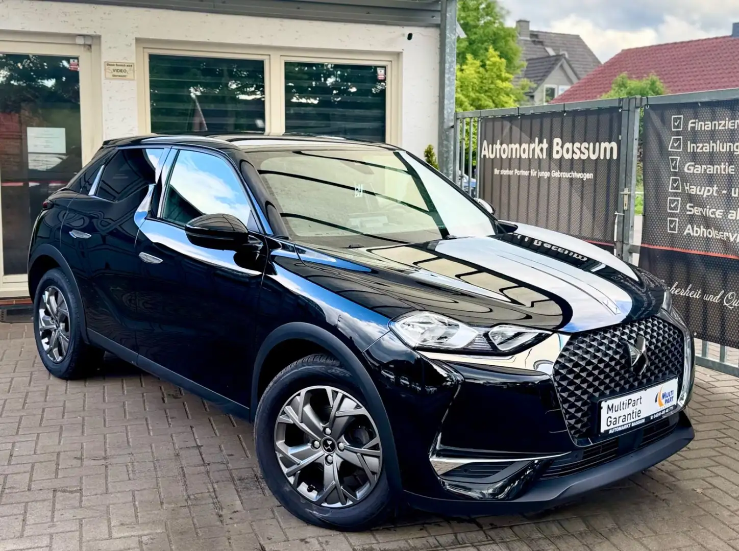 DS Automobiles DS 3 Crossback Inspiration Bastille Navi | RKam Schwarz - 1