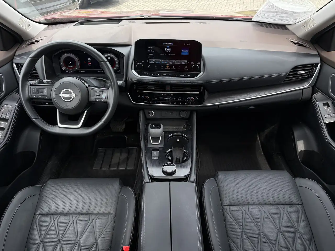 Nissan Rogue снимка Nissan Rogue