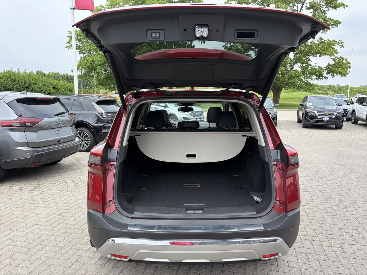 Nissan Rogue снимка Nissan Rogue