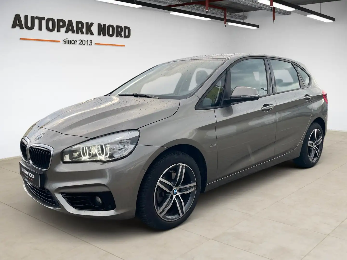 BMW 218 i Aut. Active Tourer Sport Line/LED/KAMERA/SH Zilver - 1