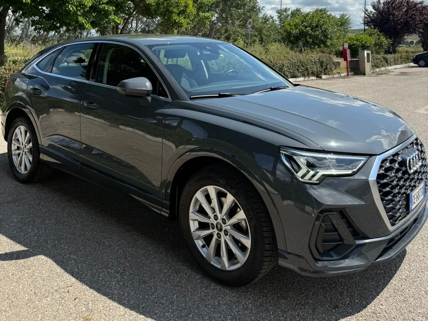 Audi Q3 Sportback 35 2.0 tdi Business Plus quattro s-troni Gris - 1