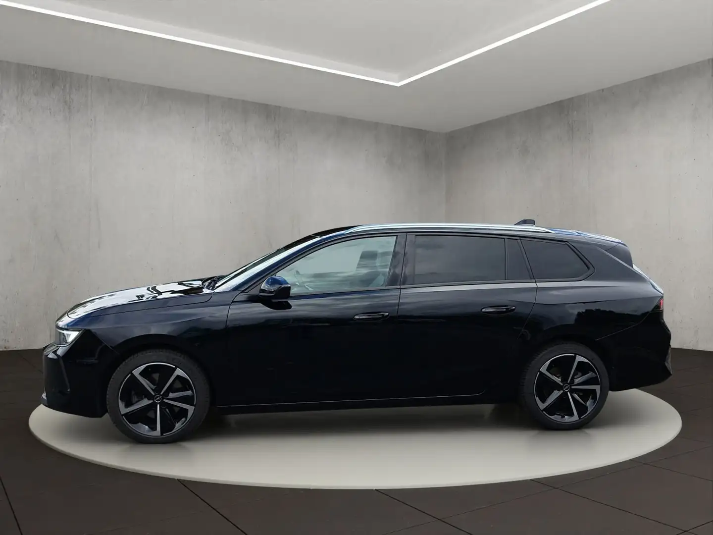 Opel Astra Sports Tourer Elegance 1.2 Turbo Noir - 2