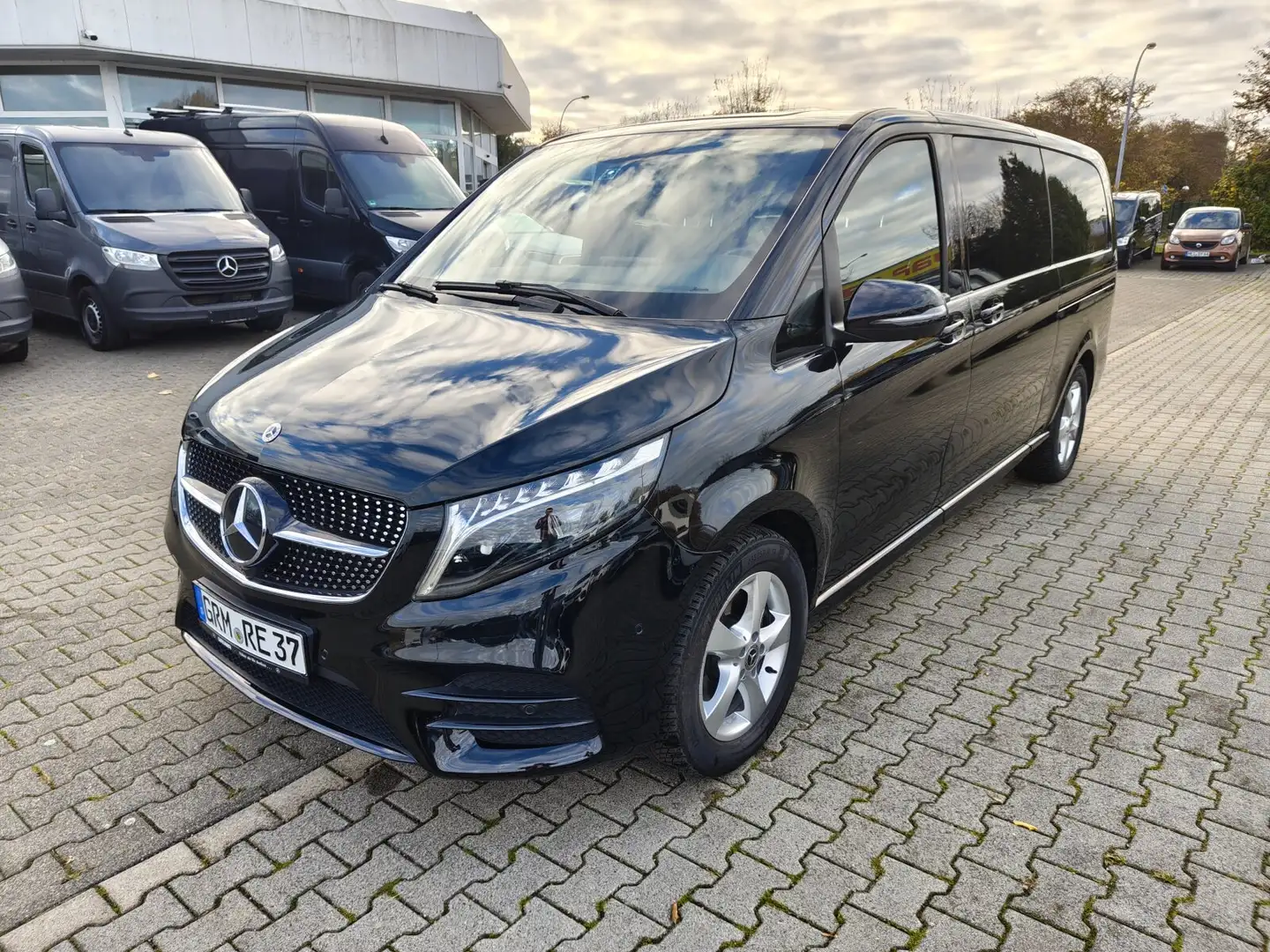 Mercedes-Benz V 300 V 300 d 4M AE AMG EL AIRM+LUXUSSITZE+STANDHZG+ LED Noir - 2