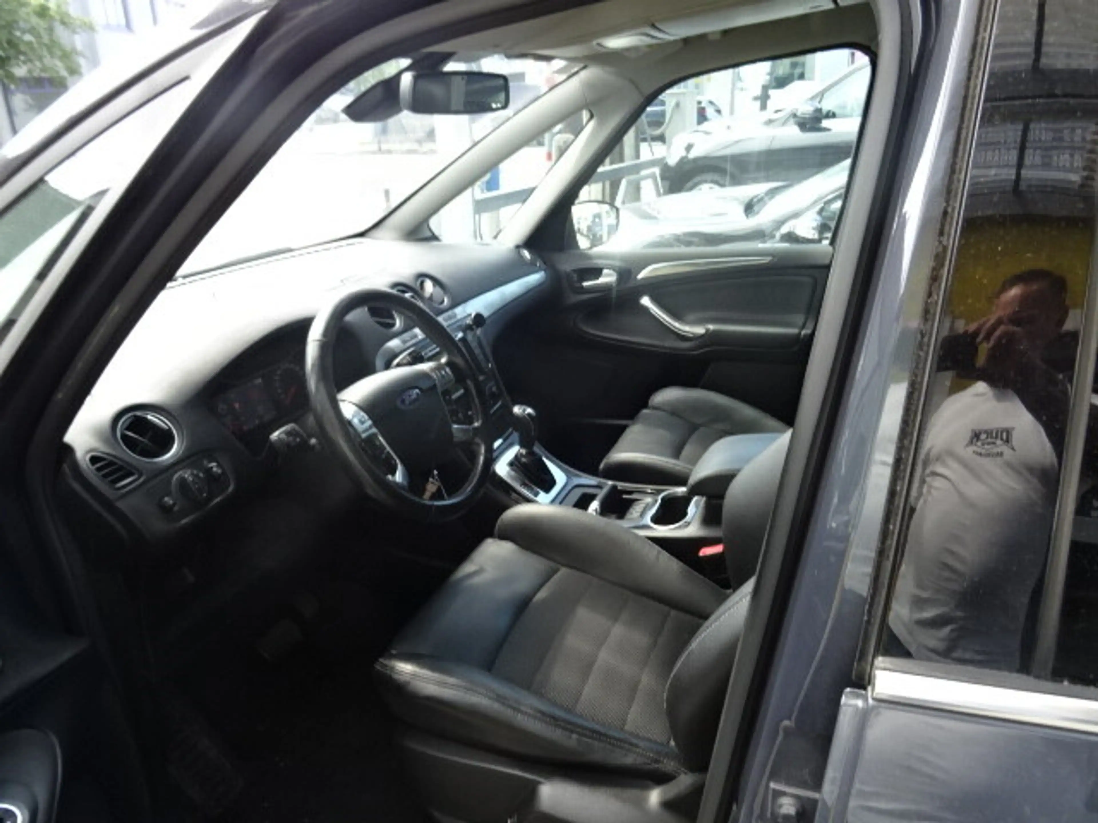 Ford Galaxy Trend 2,0 TDCi Aut. — photo 8