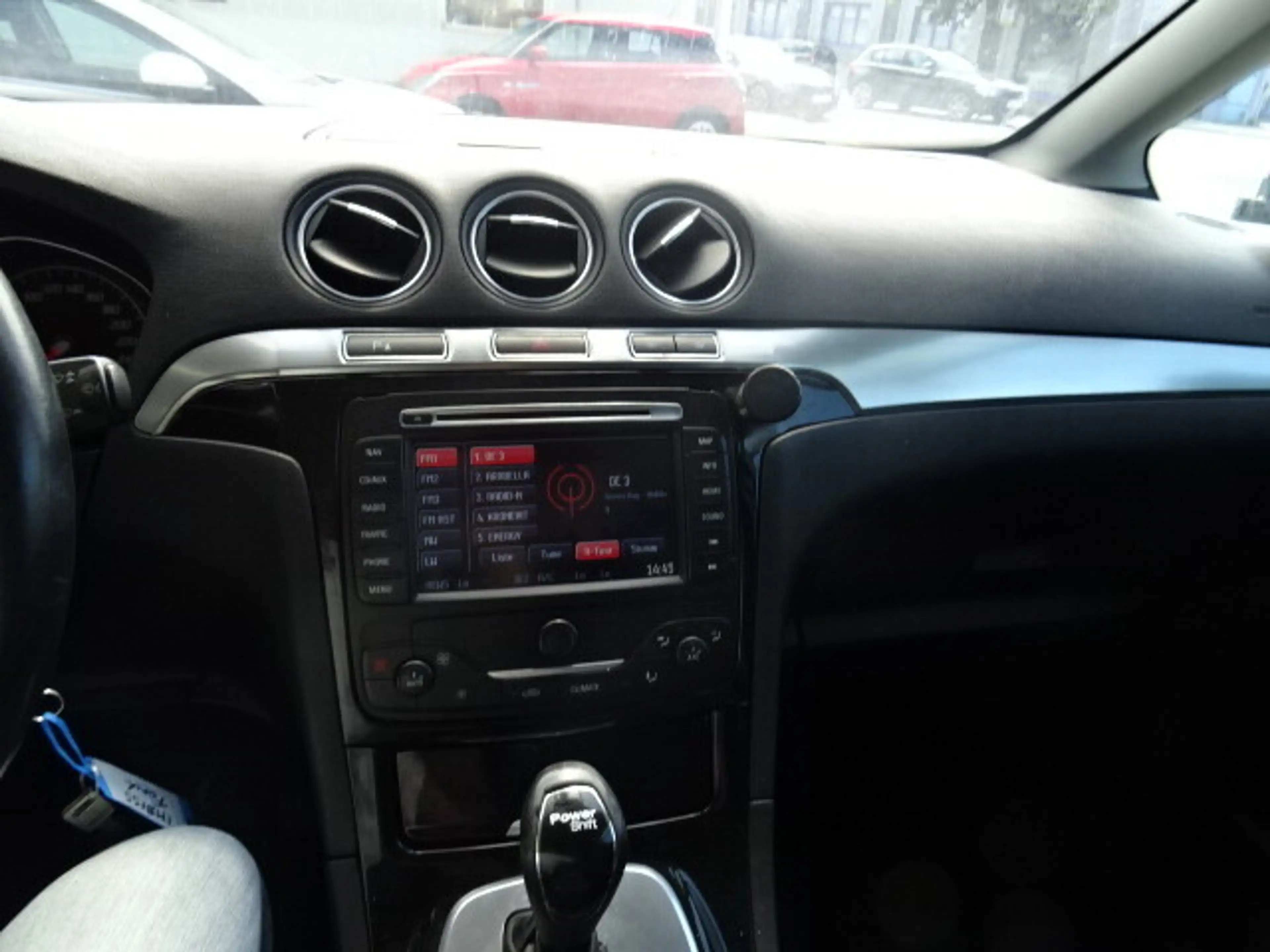 Ford Galaxy Trend 2,0 TDCi Aut. — photo 9