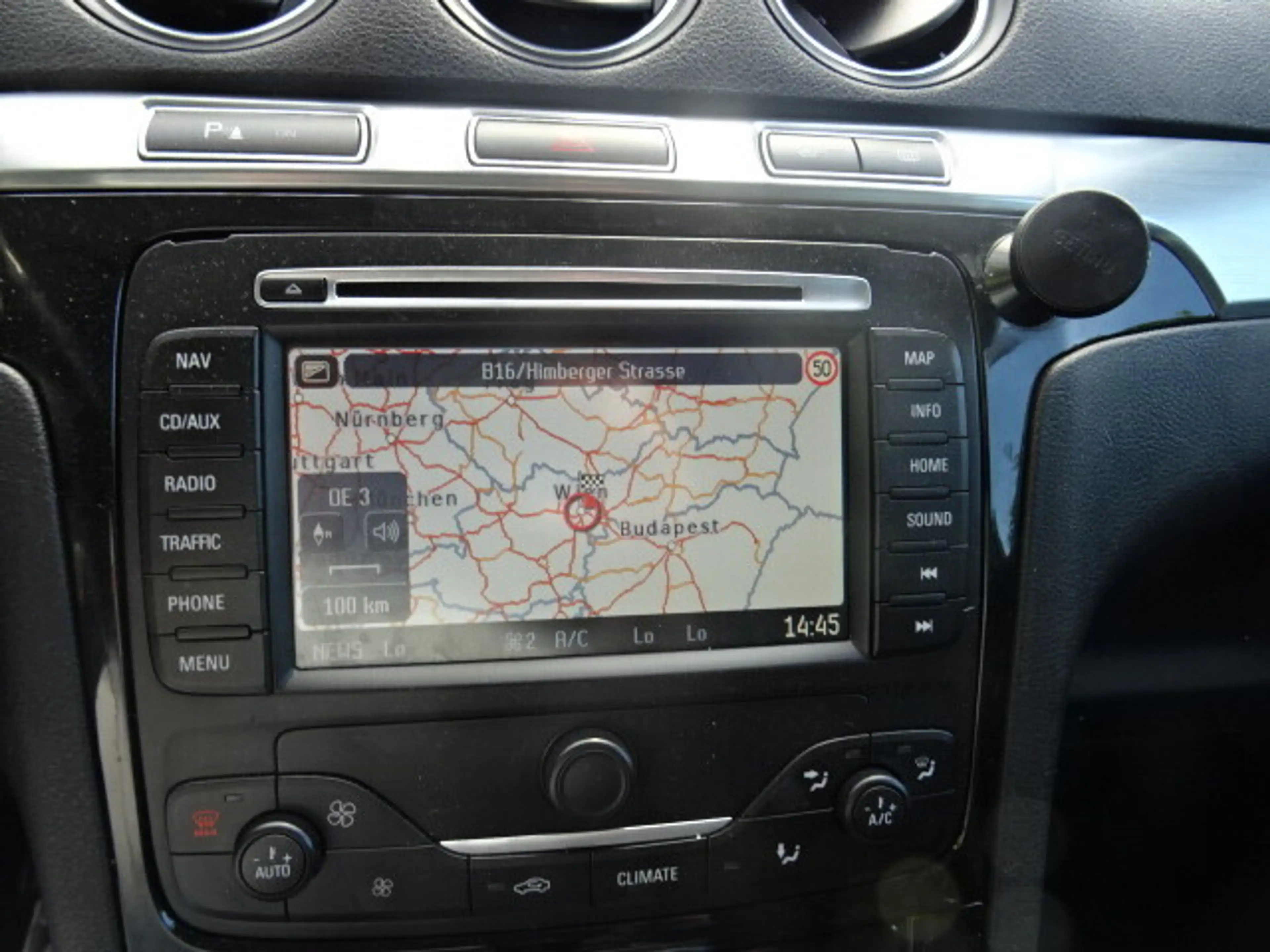 Ford Galaxy Trend 2,0 TDCi Aut. — photo 10