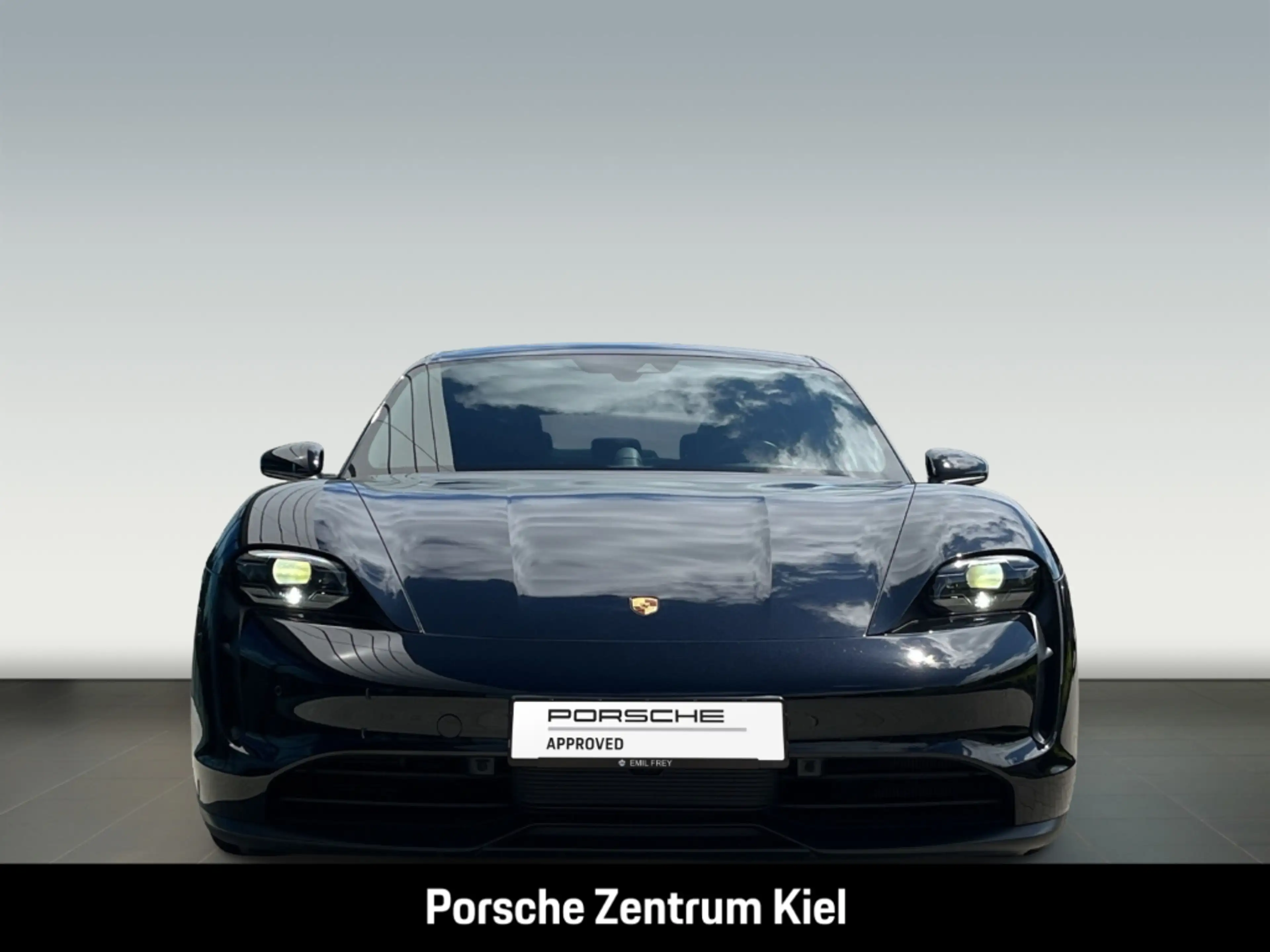 Porsche Taycan 4S — photo 4