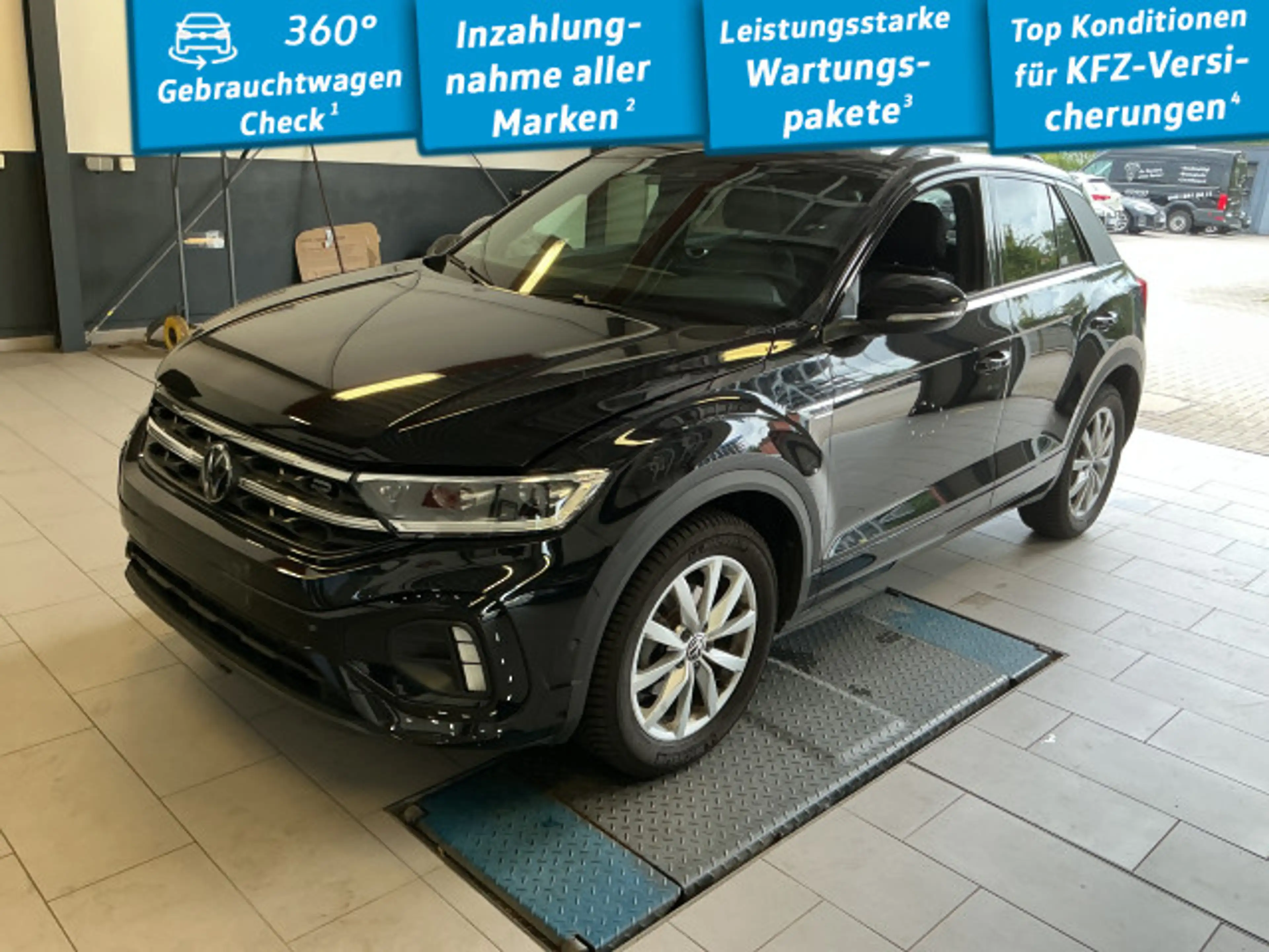 Volkswagen T-Roc 1.5 TSI R-Line DSG Navi IQ.Light CarPlay — photo 2
