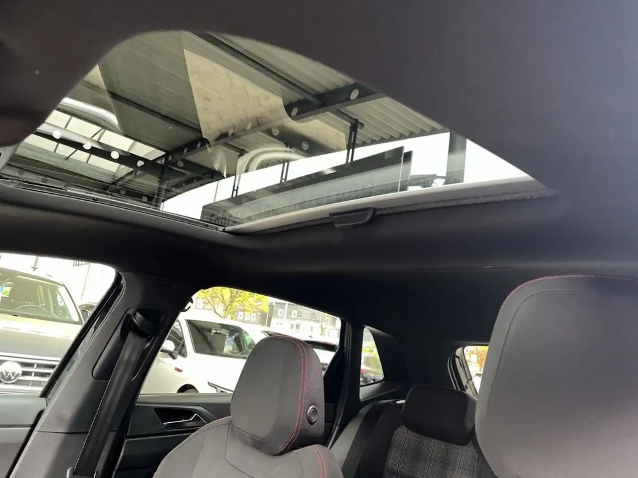 Volkswagen Polo 2.0 TSI DSG GTI Navi IQ.Light Pano 12