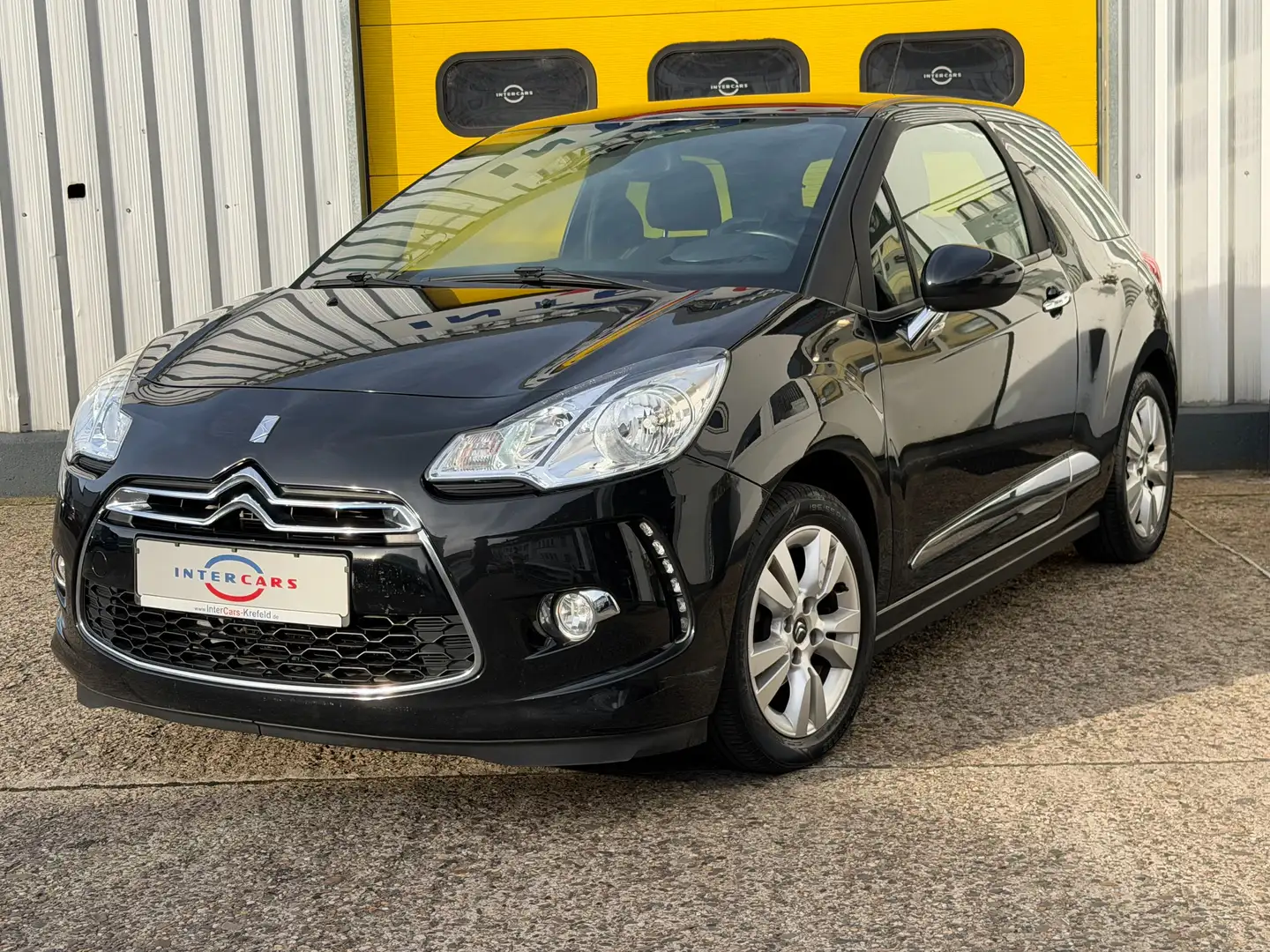 Citroen DS3 SoChic 1,6 Automatik Selection Airdream PDC Noir - 1