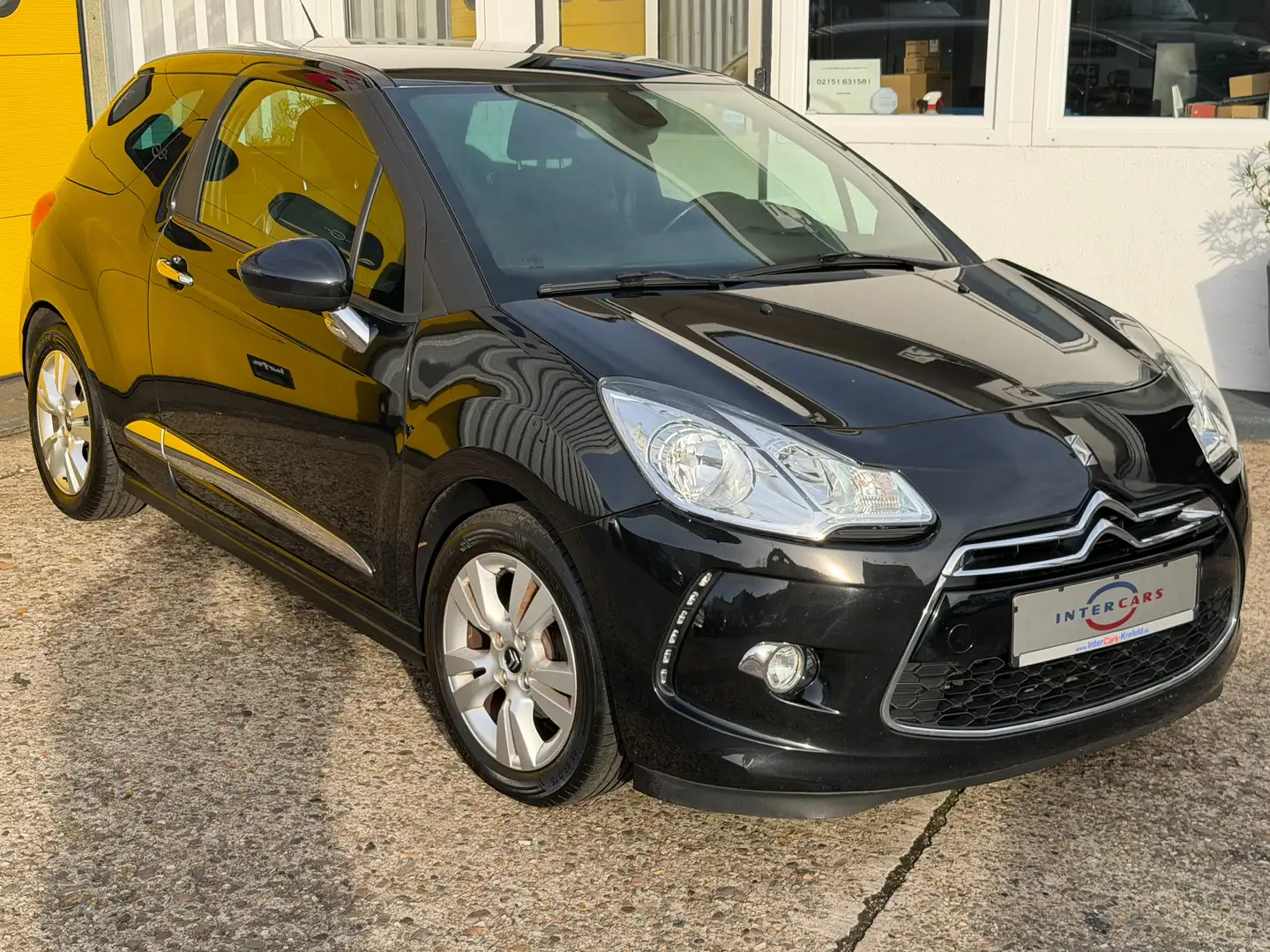Citroen DS3 SoChic 1,6 Automatik Selection Airdream PDC Noir - 2