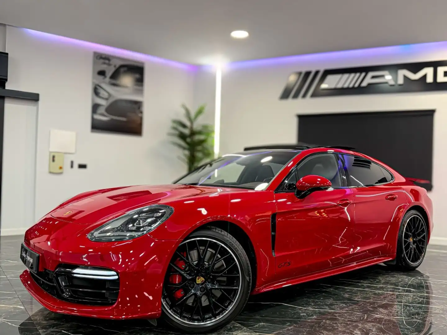 Porsche Panamera GTS Aut. Rojo - 1