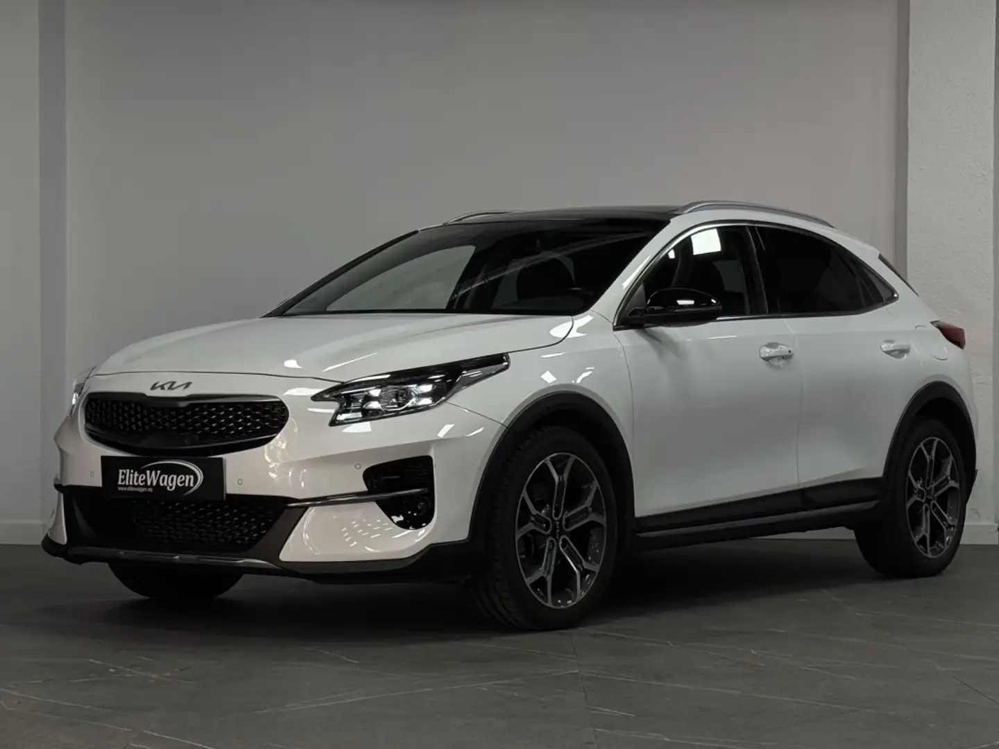 Kia XCeed 1.5 MHEV Emotion Blanco - 2