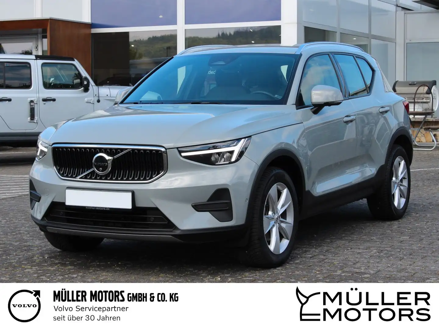 Volvo XC40 B3 Benzin Core +Standheizung+AHK+Wenig KM+ Grijs - 1