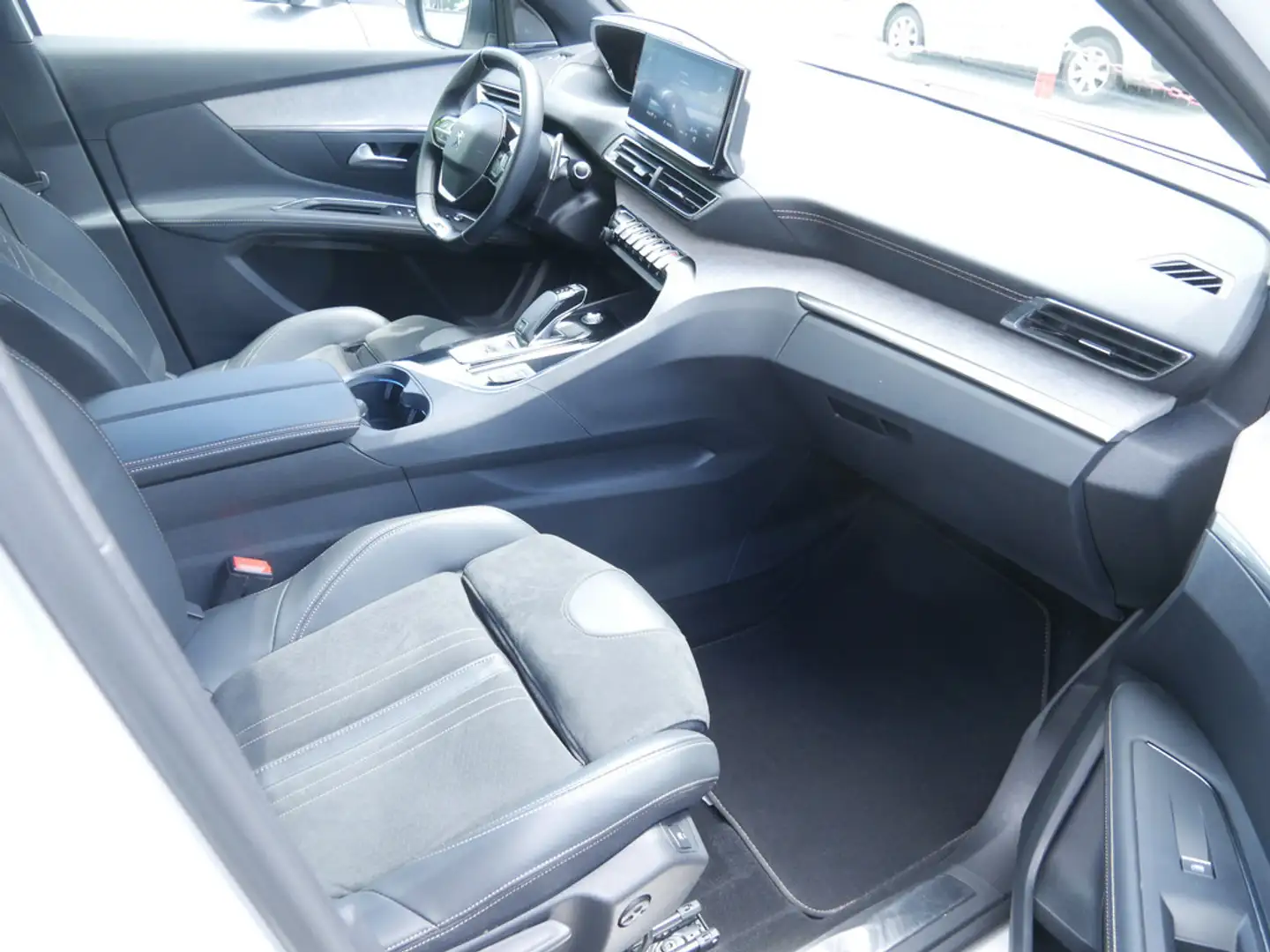 Peugeot 3008 GT PureTech 180 EAT8 AKTIVSITZE LED PANO Blanc - 2