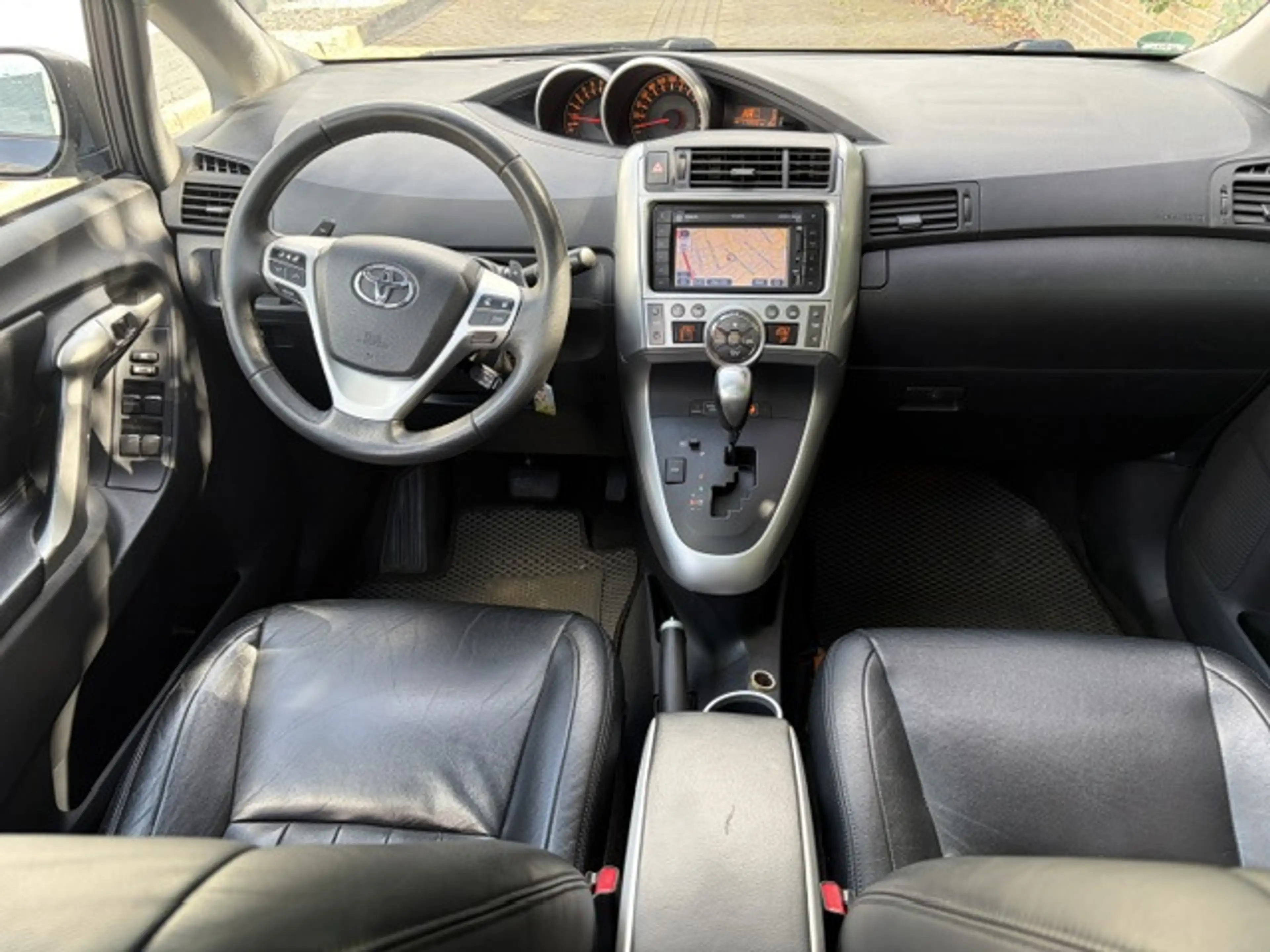 Toyota Verso 1.8 VVT-i Business Automaat met leder — photo 9