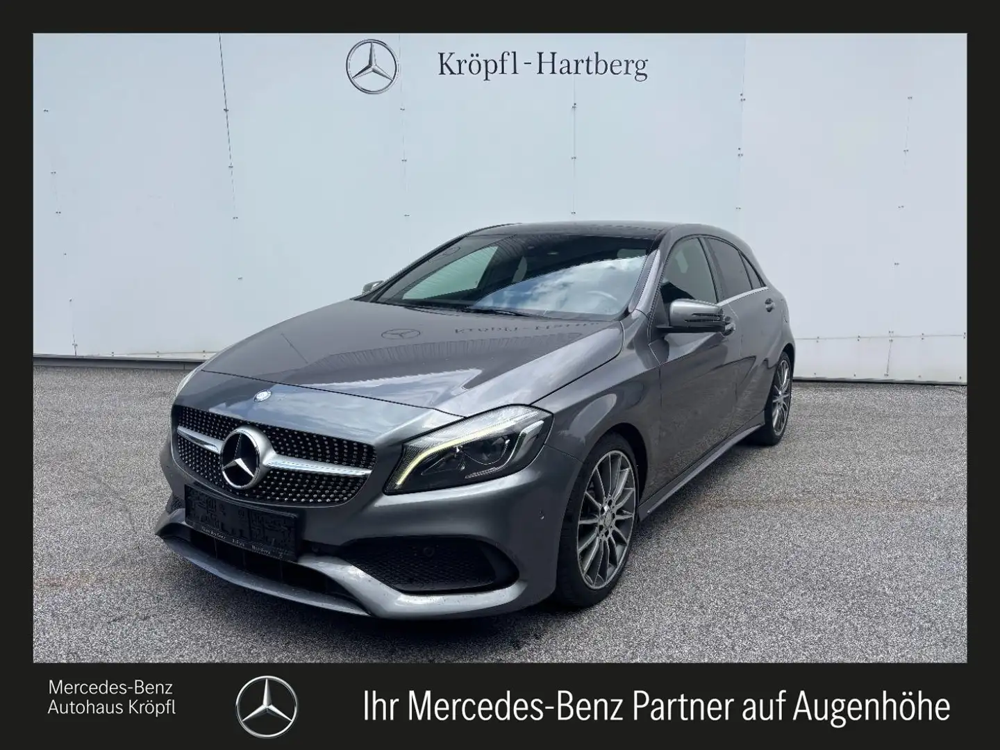 Mercedes-Benz A 250 AMG Line Shz AMG LED Ambi CarPlay Pano RKam Grau - 1