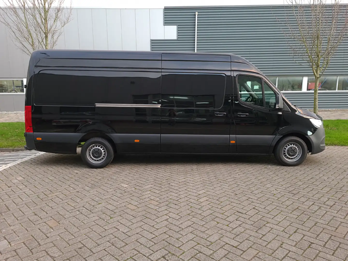 Mercedes-Benz Sprinter 316 CDI L4H2 Aut. *excl. BTW* Zwart - 2