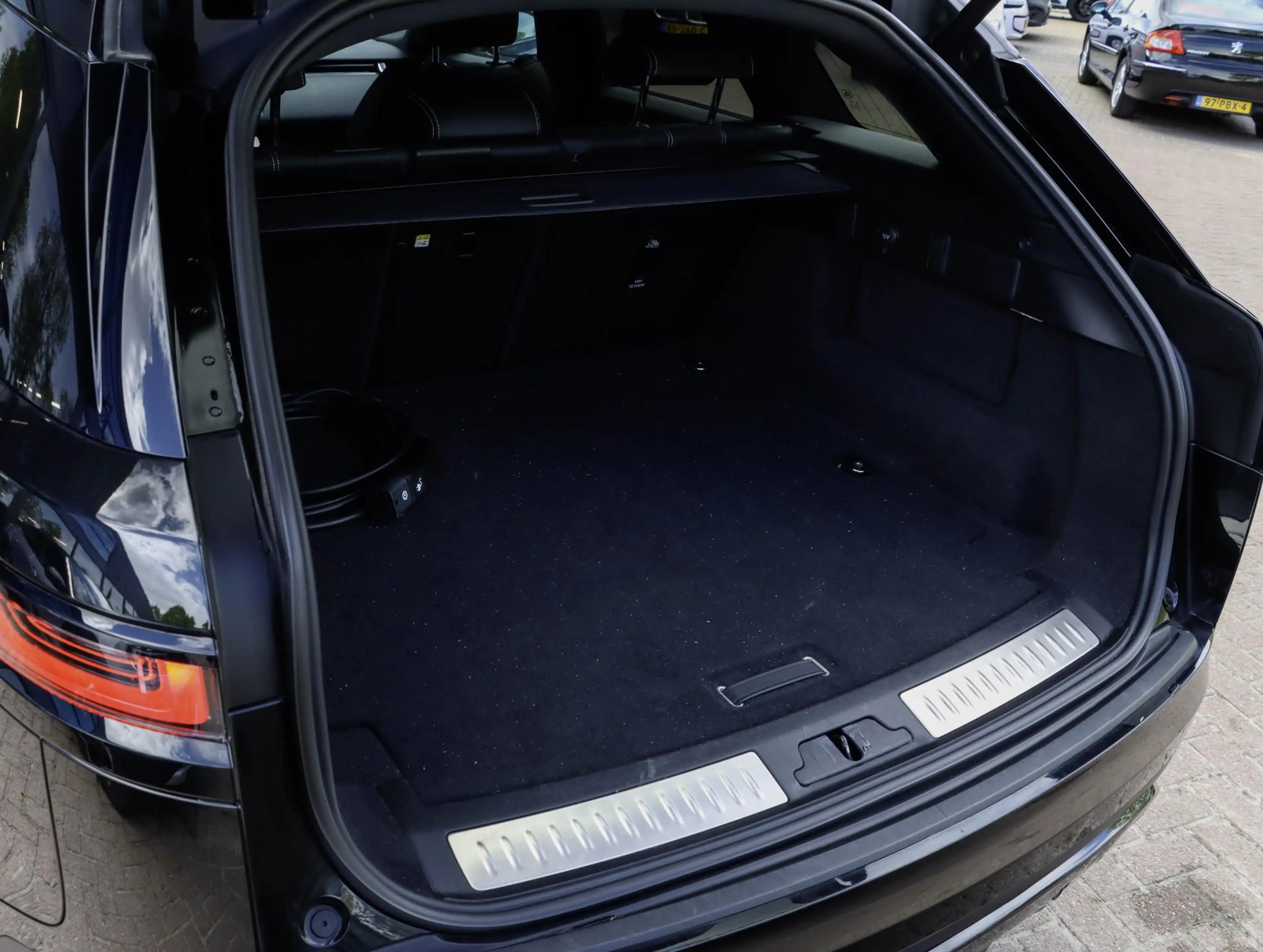Land Rover Range Rover Velar P400e AWD S Meridian | Zw. hemel + Leder | Trekhaa — photo 10