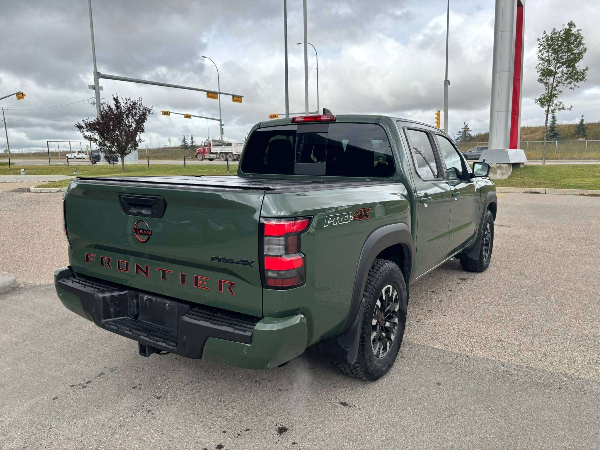 2023 Nissan Frontier Crew Cab PRO-4X Standard Bed 4x4 - TONNEAU COVER — снимка 1