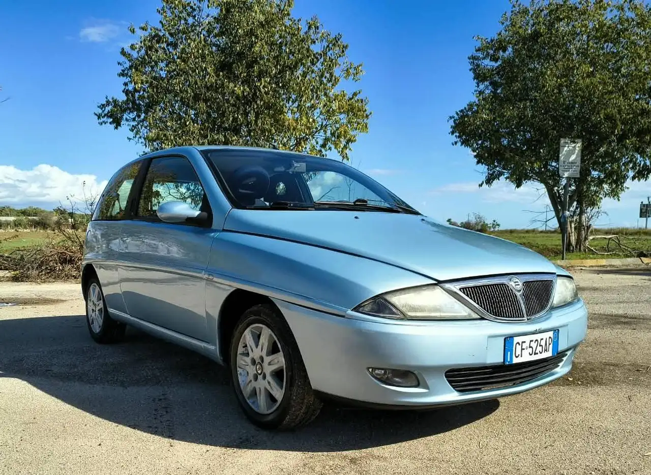 Lancia Ypsilon