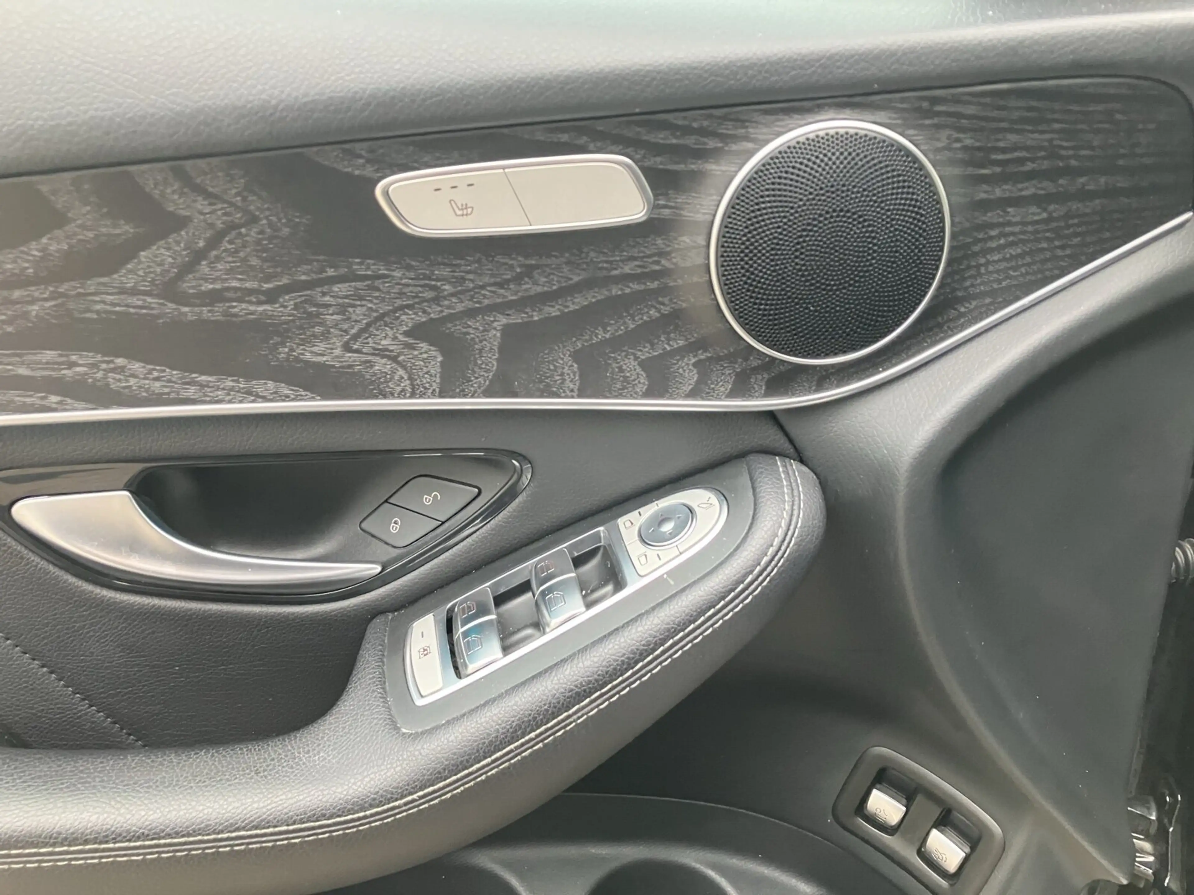 Mercedes-Benz GLC 350 GLC 350 d 4M AMG+NIGHT+AHK+KAMERA+EASYP+TWA+LED — photo 15