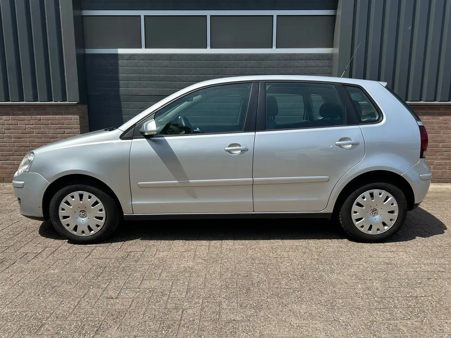 Volkswagen Polo 1.4 Comfortline Airco Trekhaak Apk 7-2026 Grijs - 2