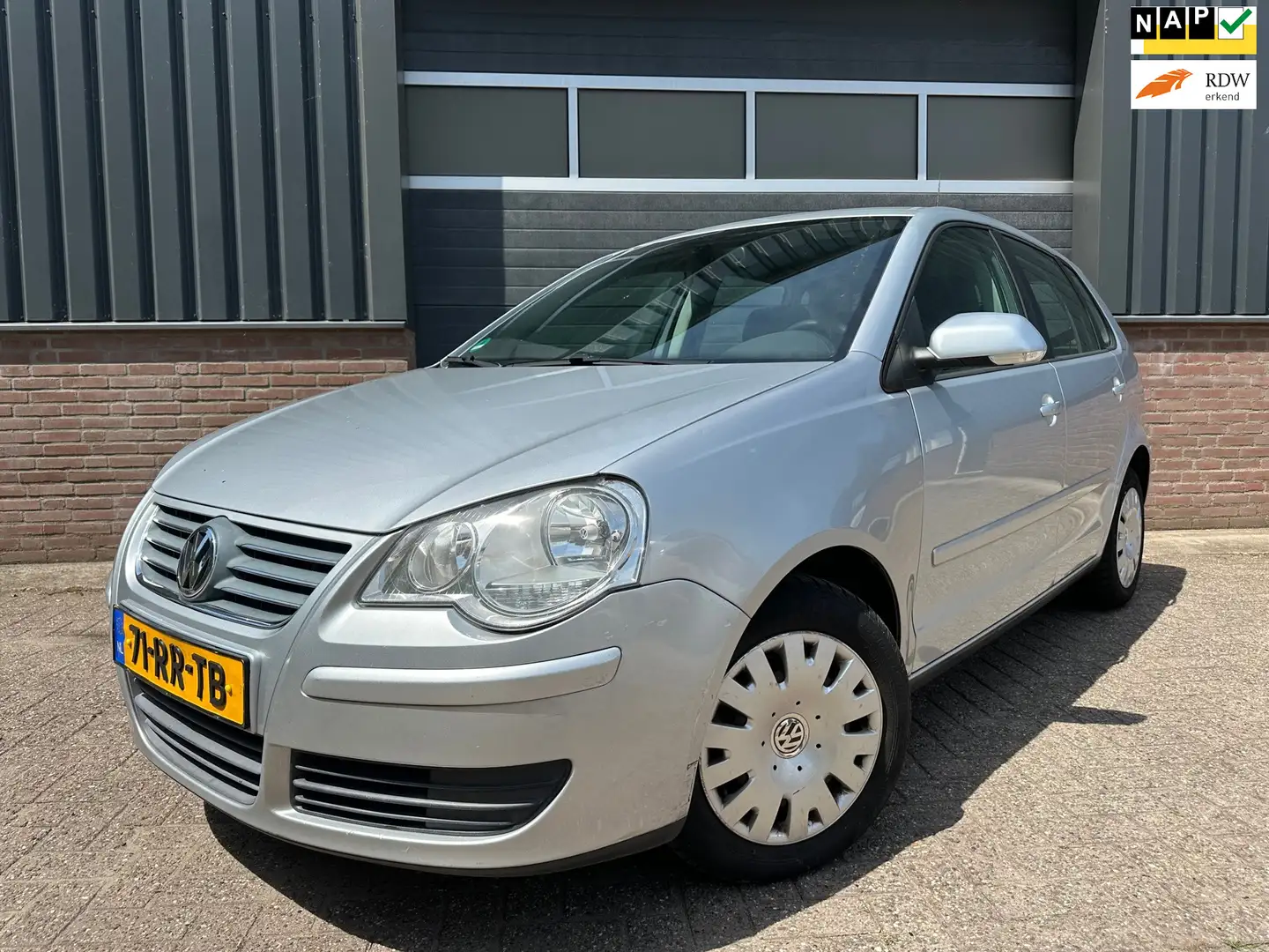 Volkswagen Polo 1.4 Comfortline Airco Trekhaak Apk 7-2026 Grijs - 1