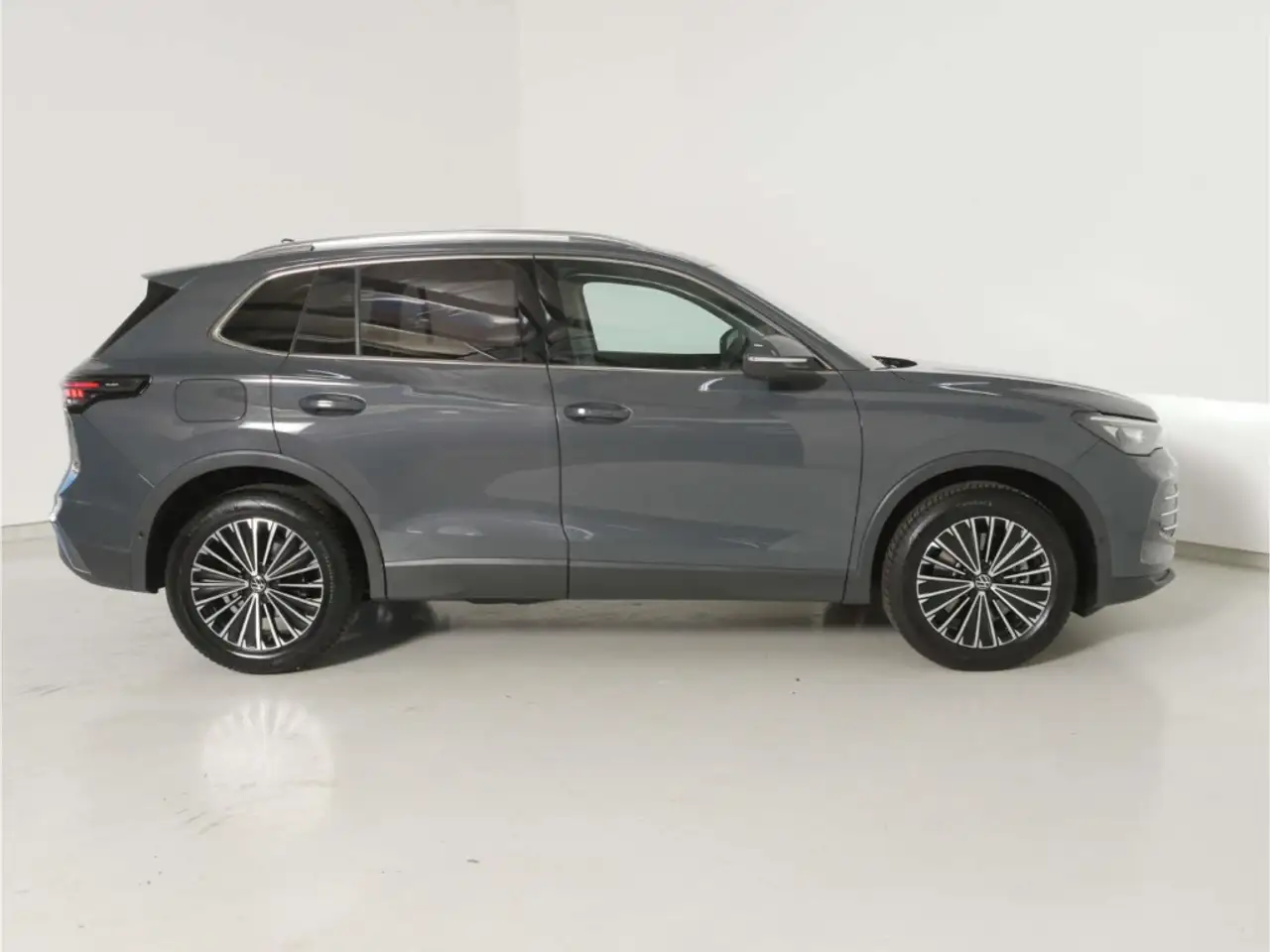 Volkswagen Tiguan 2.0 TDI Elegance DSG AHK/Matrix/NAV/ACC 4
