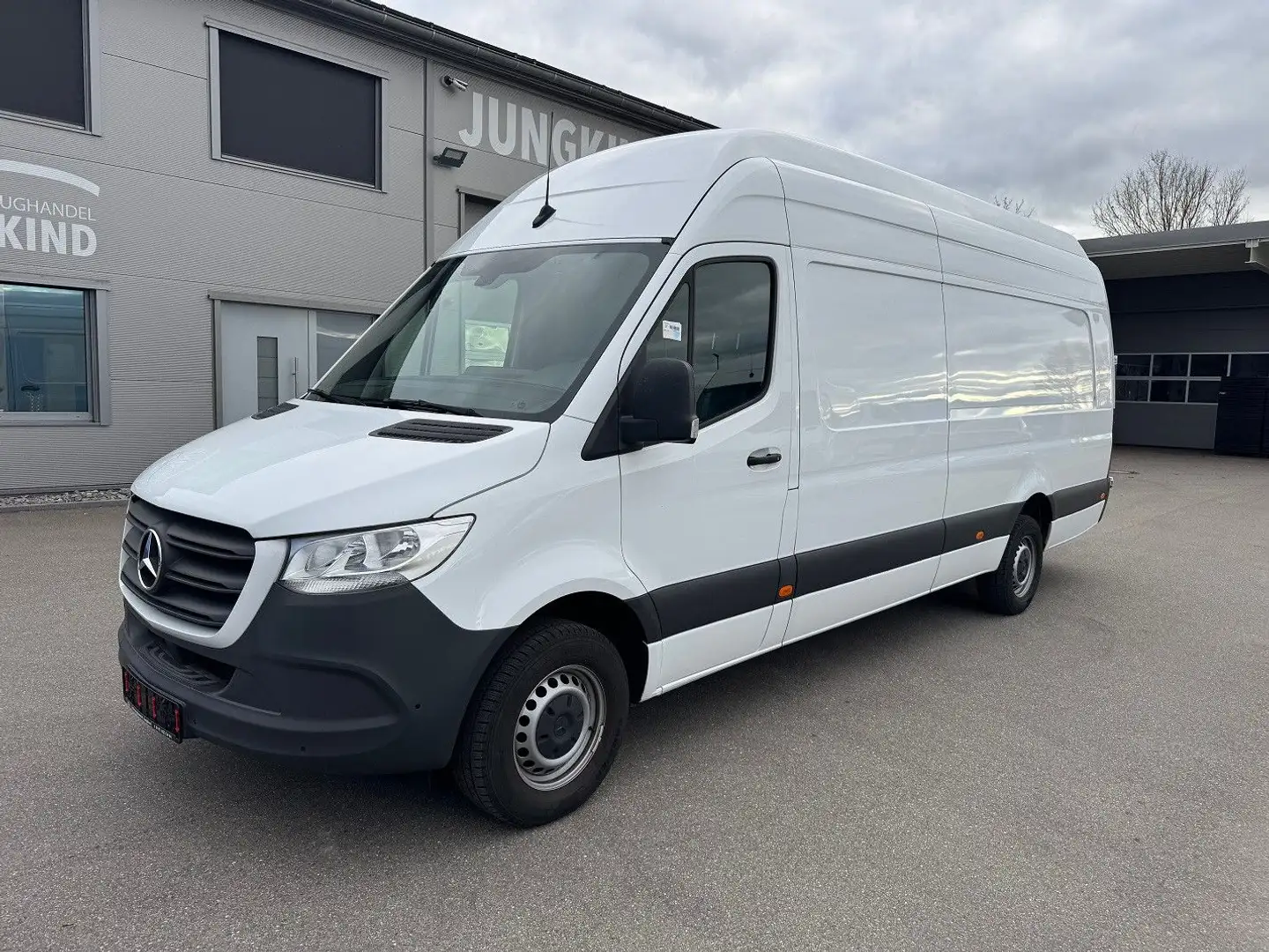 Mercedes-Benz Sprinter 317 CDI Maxi Lang Extralang XXL MBUX Weiß - 1