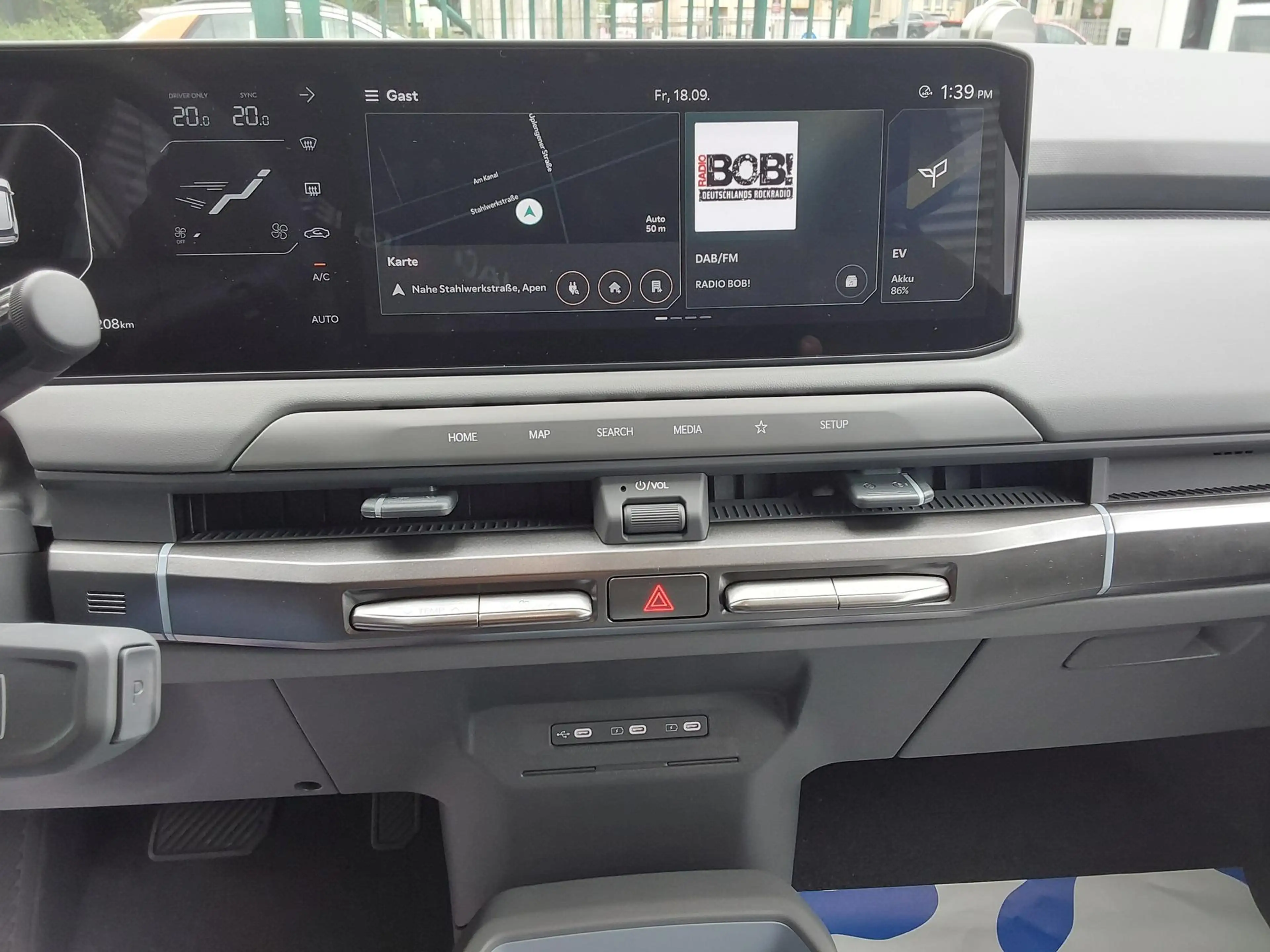 Kia EV3 58.3 kWh Air WINTER ACC/APP/SHZ/LED/PDC/KAM/NAV... — photo 12