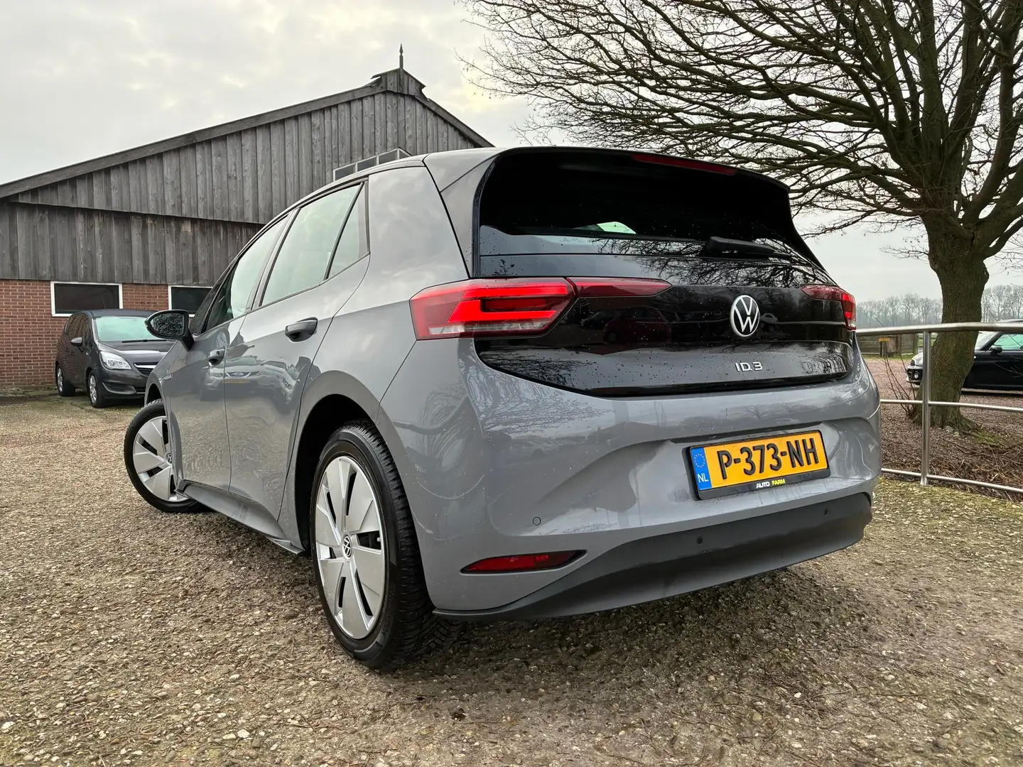 Volkswagen ID.3 First 58 kWh | Carplay + ACC nu €13.975,-!! Grau - 2