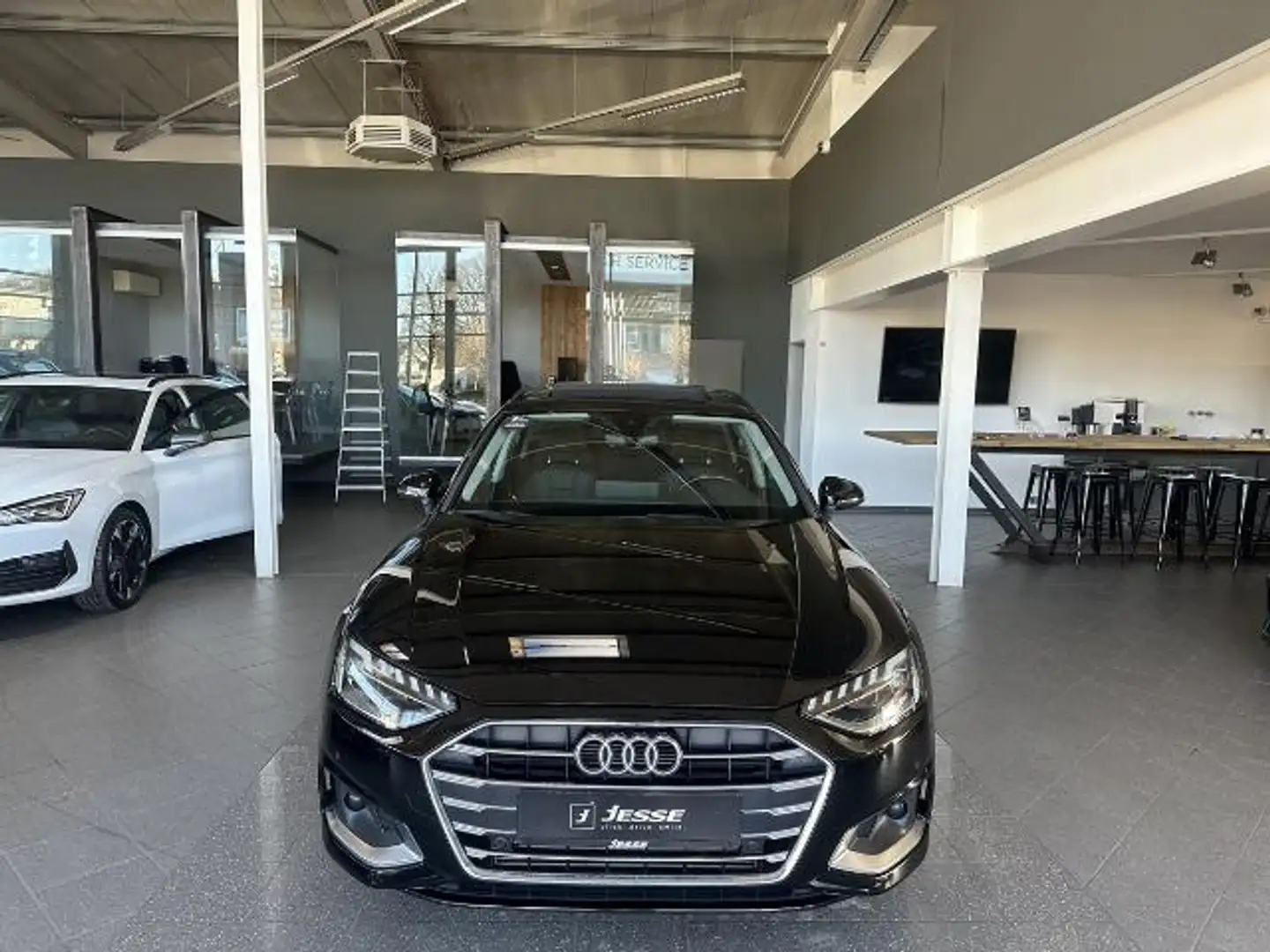 Audi A4 40 TFSI Avant advanced LED Virtual Pano B&O Negro - 2