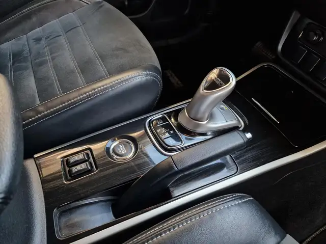 Mitsubishi Outlander view 14