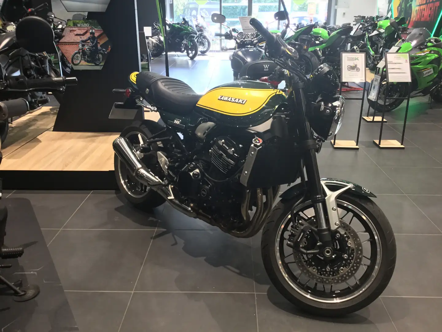 Kawasaki Z 900 Vert - 2