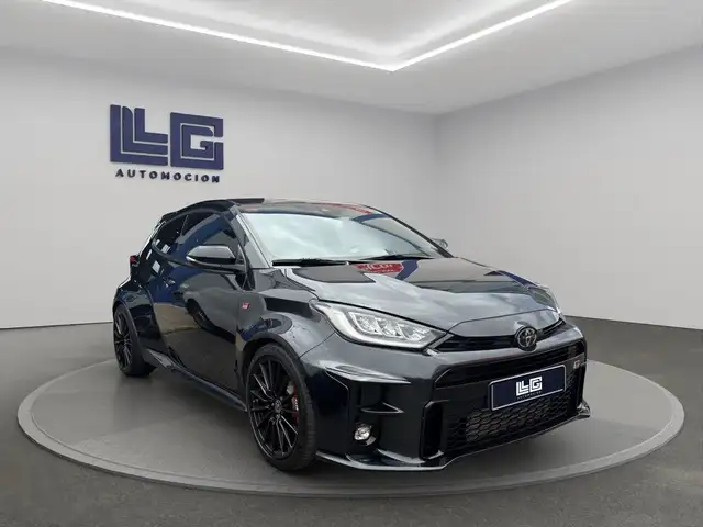 Toyota Yaris view 3