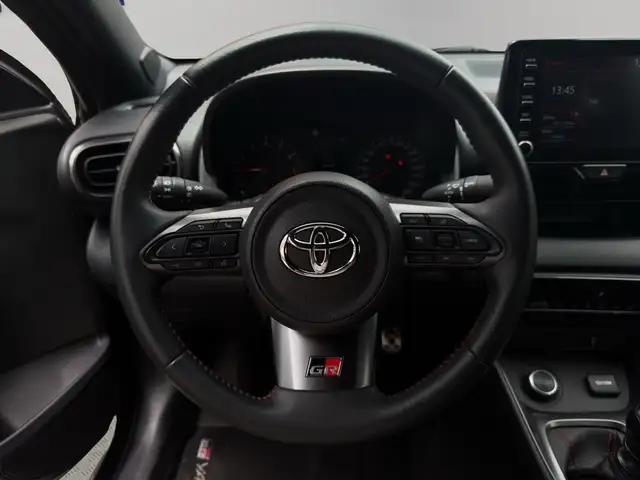 Toyota Yaris view 13
