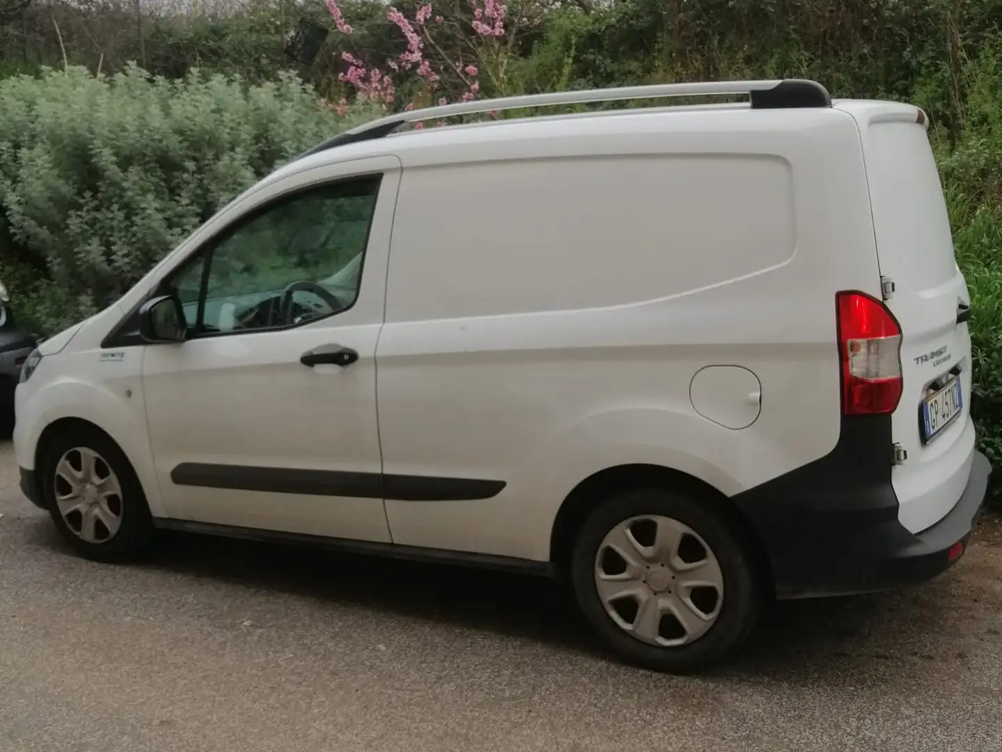 Ford Transit Courier Bianco - 2