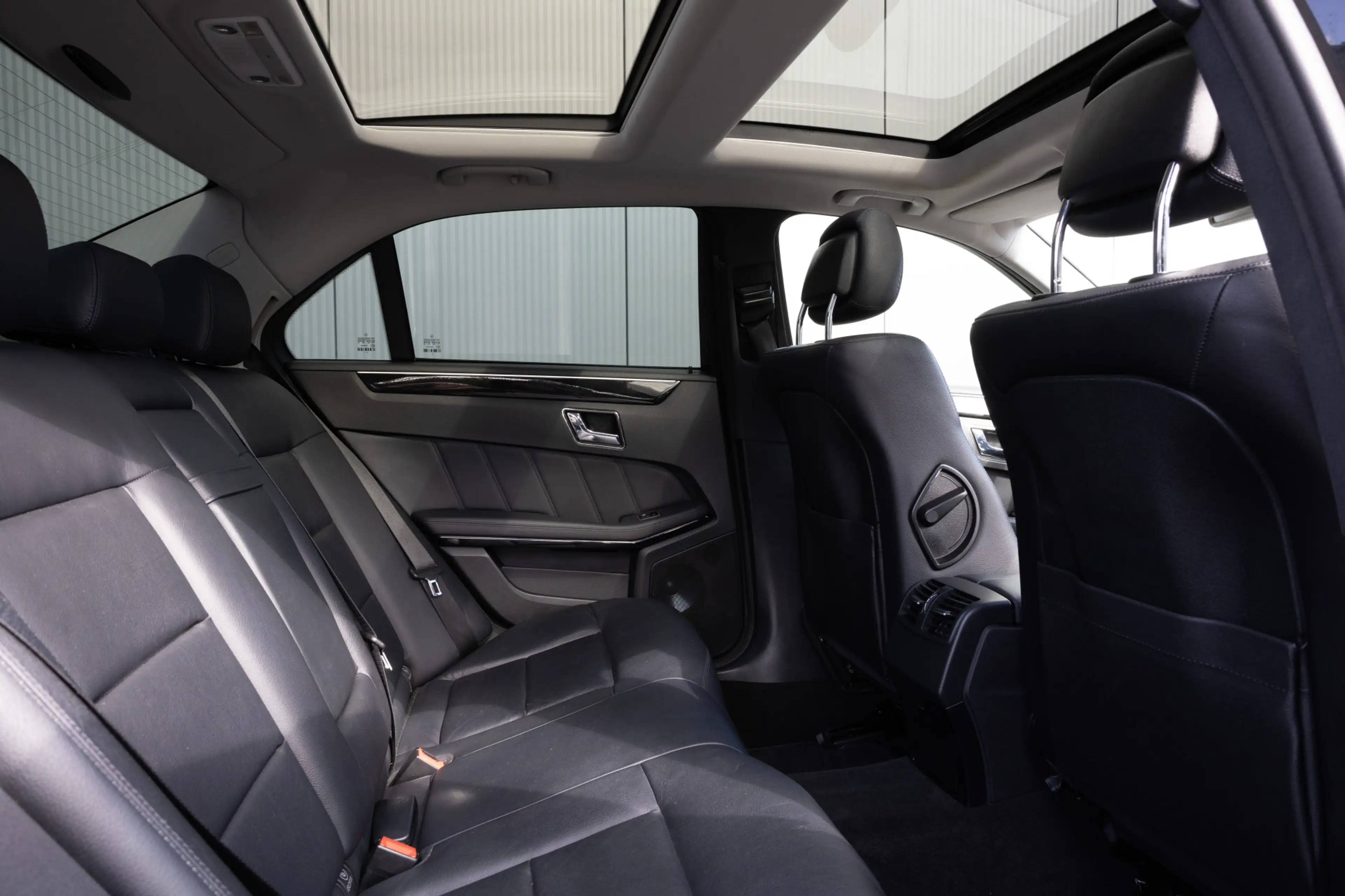 Mercedes-Benz E 350 V6 | NL-AUTO | PANO | LEDER | CAMERA | KEYLESS GO — photo 15