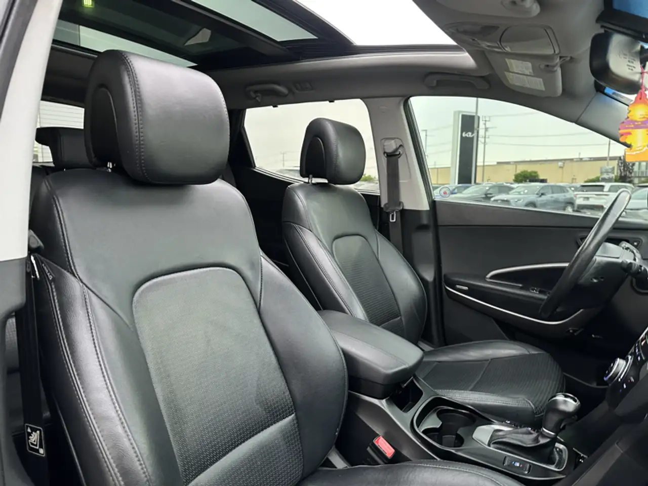 Hyundai SANTA FE снимка Hyundai SANTA FE