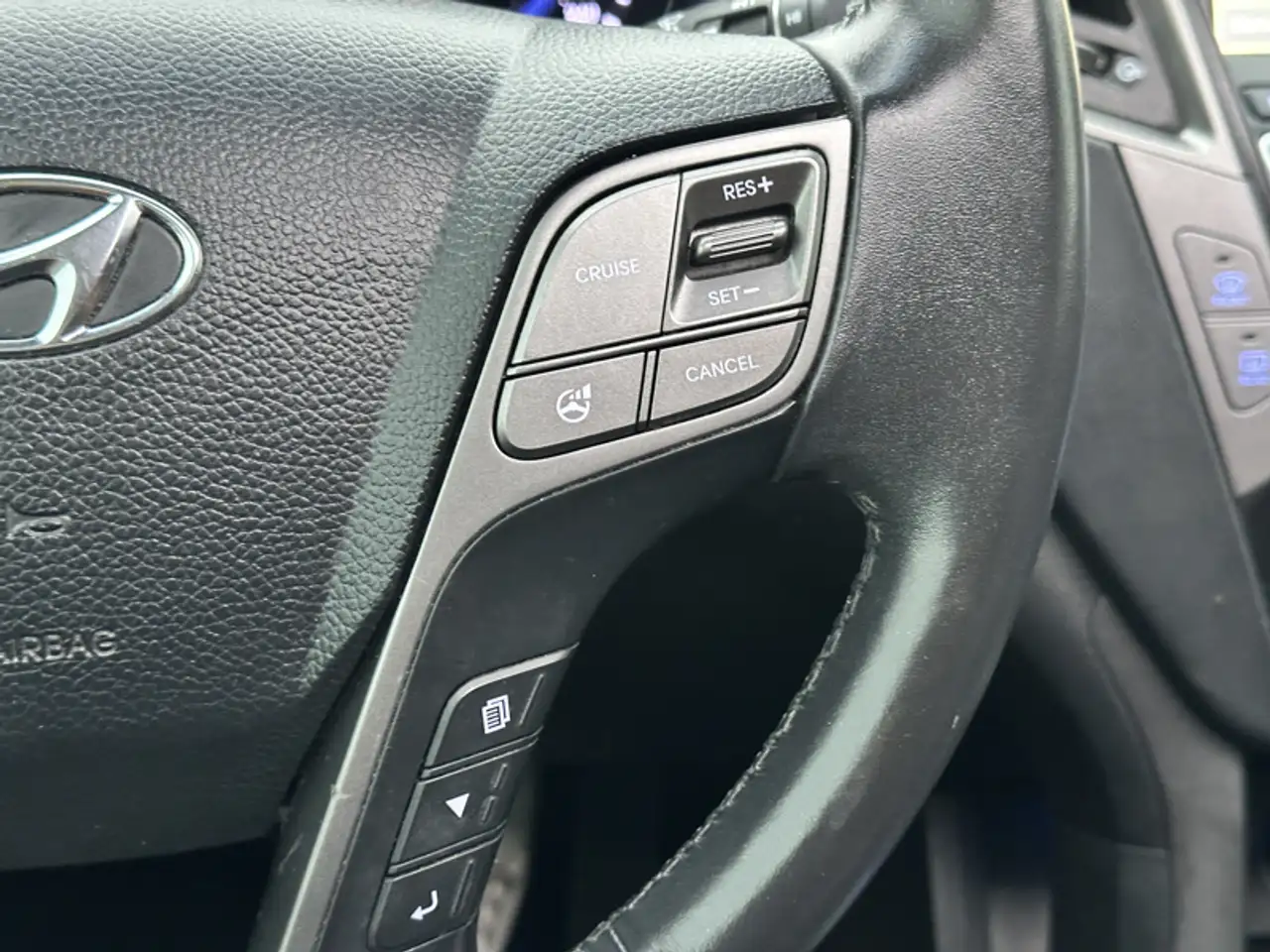 Hyundai SANTA FE снимка Hyundai SANTA FE