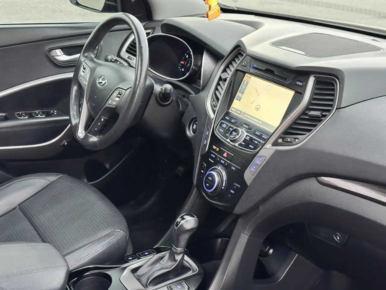 Hyundai SANTA FE снимка Hyundai SANTA FE