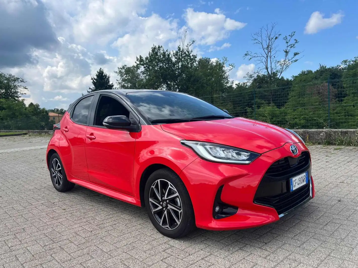 Toyota Yaris 1.5 Hybrid 5 porte Lounge - Neopatentati Rouge - 1