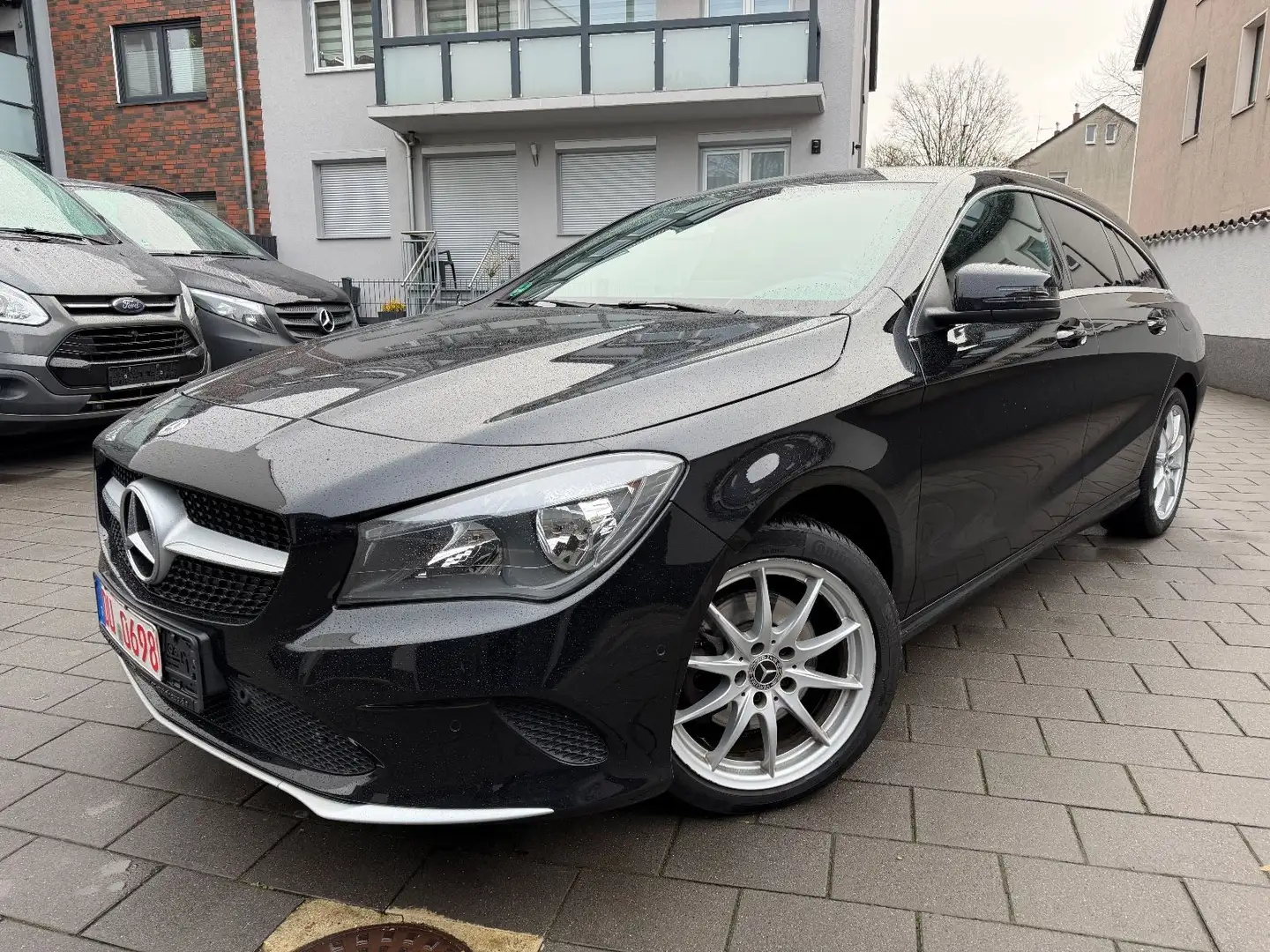 Mercedes-Benz CLA 220 CLA 220 d Shooting Brake*Leder*Navi*R-Kamera*PDC Noir - 1