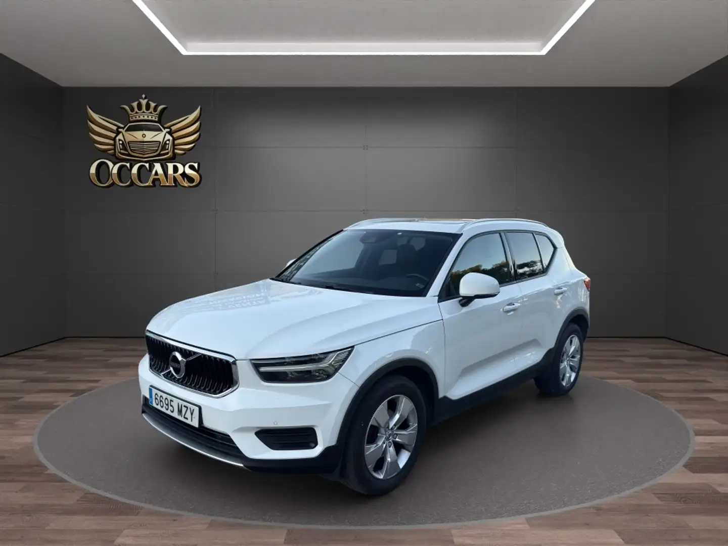 Volvo XC40 D3 Momentum Aut. Blanco - 1