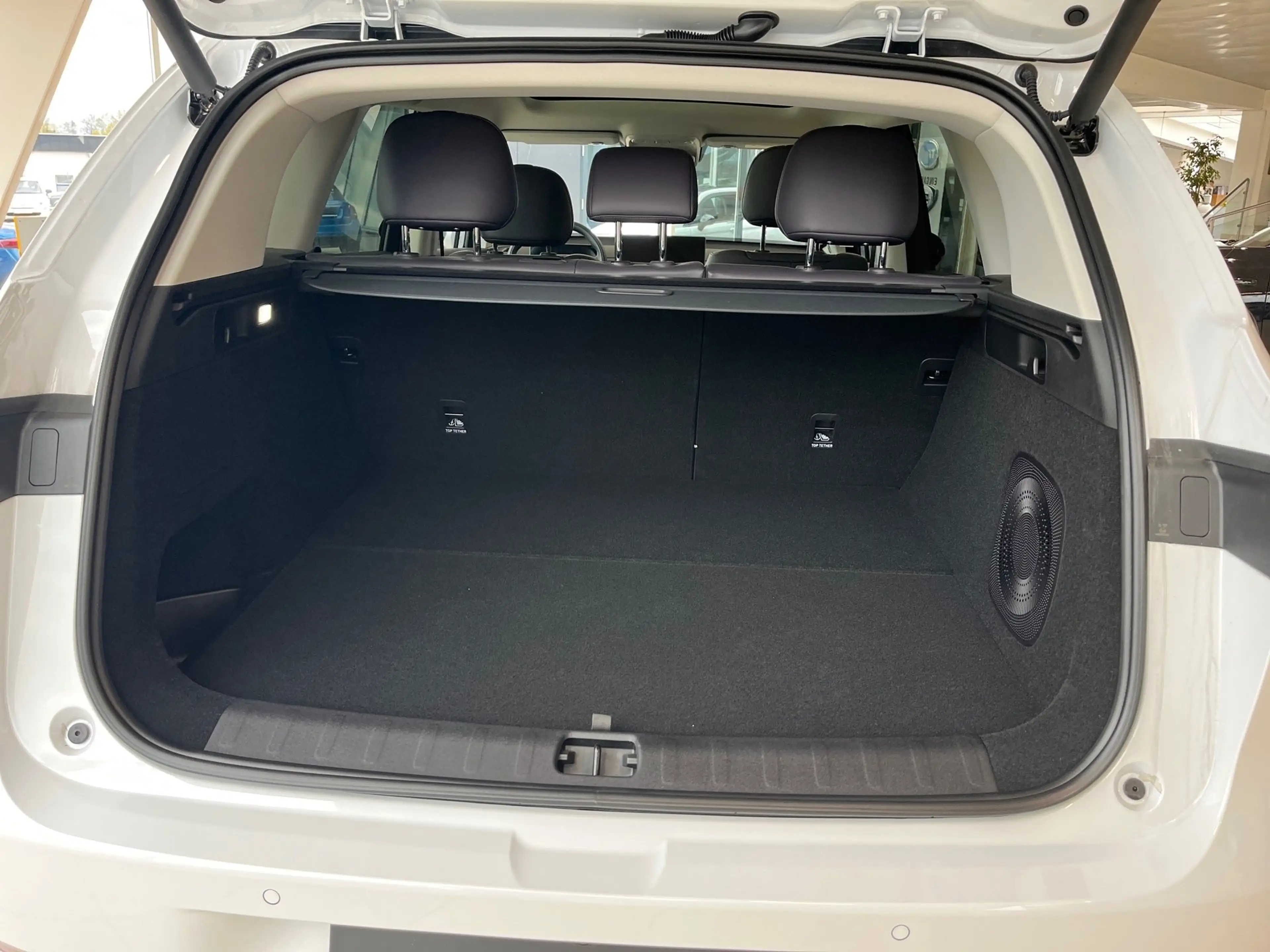 Leapmotor C10 C10 Elektro 81,9kWh Design ProMax — photo 11